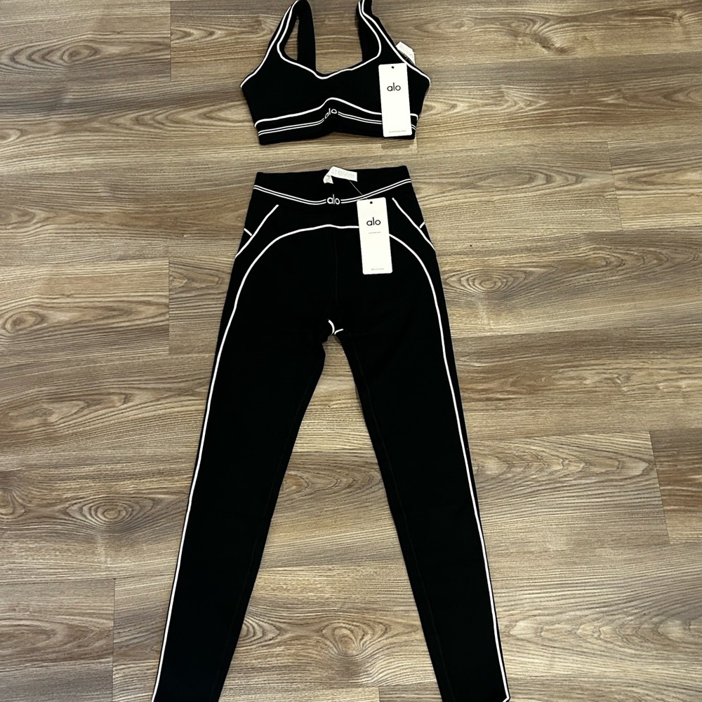 ALO Yoga Black Leggings with White Contrast Piping Medium